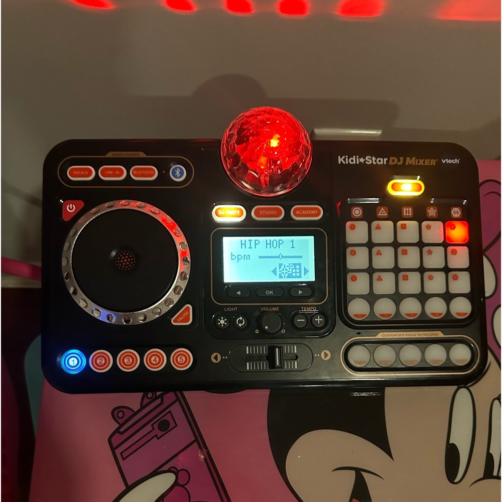 Brand new kids DJ system, feels like you’re at a party with lights and music!